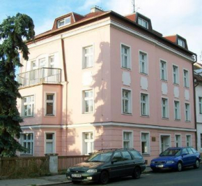 Гостиница Almond, Теплице